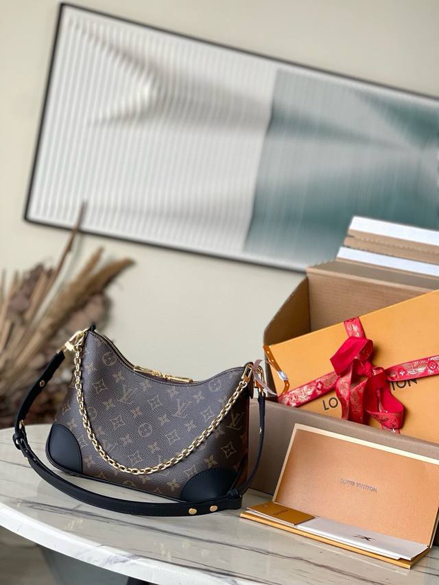 顶级原单m45831老花黑 Boulogne 手袋boulogne 手袋取材经典 Monogram 帆布，配有双拉链和可容纳 Iphone 12 Pro 手机的