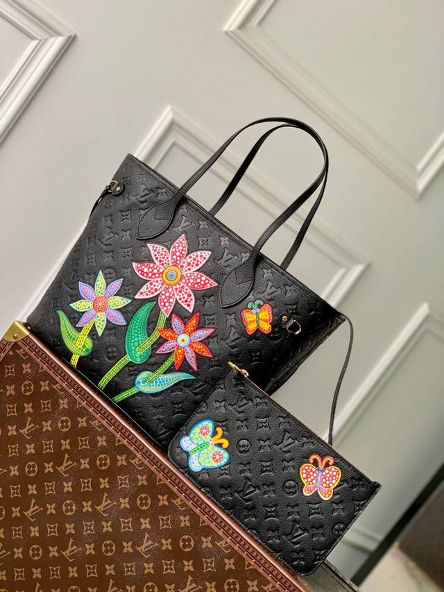 头层皮 顶级原单m21733黑色花朵 当季新款neverfull 中号手袋本款 Neverfull 原单 M21733全皮压花花朵波点圆点涂鸦草间弥生丝印刺绣购 - 点击图像关闭