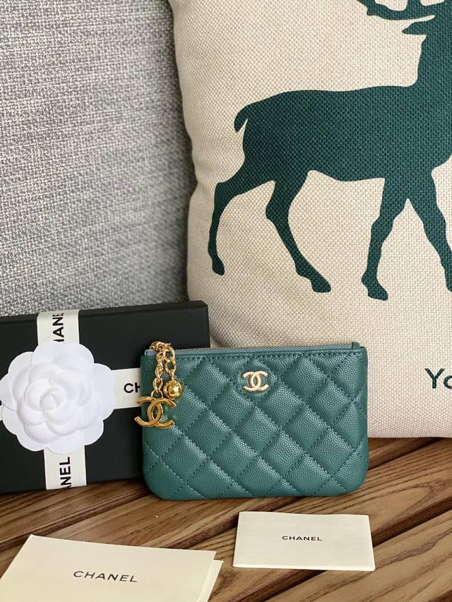 原单 Chanel。 吊坠零钱包款号a50168顶级皮料五金，菱格纹路.原单品质！细节美到淋漓尽致全套包装！尺寸14-10-1Cn 图片色