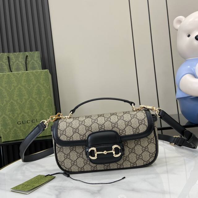 配全套原厂绿盒包装 新品 Gucci Horsebit 1955系列小号手提包 由创作总监sabato De Sarno愿景指导的七夕情人节广告大片,呈献全新g 配全套原厂绿盒包装 新品 Gucci Horsebit 1955系列小号手提包 由创作总监sabato De Sarno愿景指导的七夕情人节广告大片,呈献全新g