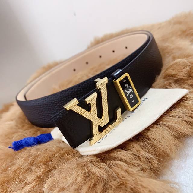 配图片款正版包装,供应电商代购平台,Lv路易威登新款高端原单品质,精工艺贴合制作,原厂进口牛皮,树膏磨砂底,搭配精品纯钢扣,看货看品质带宽3.5Cm,对版对货, 配图片款正版包装,供应电商代购平台,Lv路易威登新款高端原单品质,精工艺贴合制作,原厂进口牛皮,树膏磨砂底,搭配精品纯钢扣,看货看品质带宽3.5Cm,对版对货,