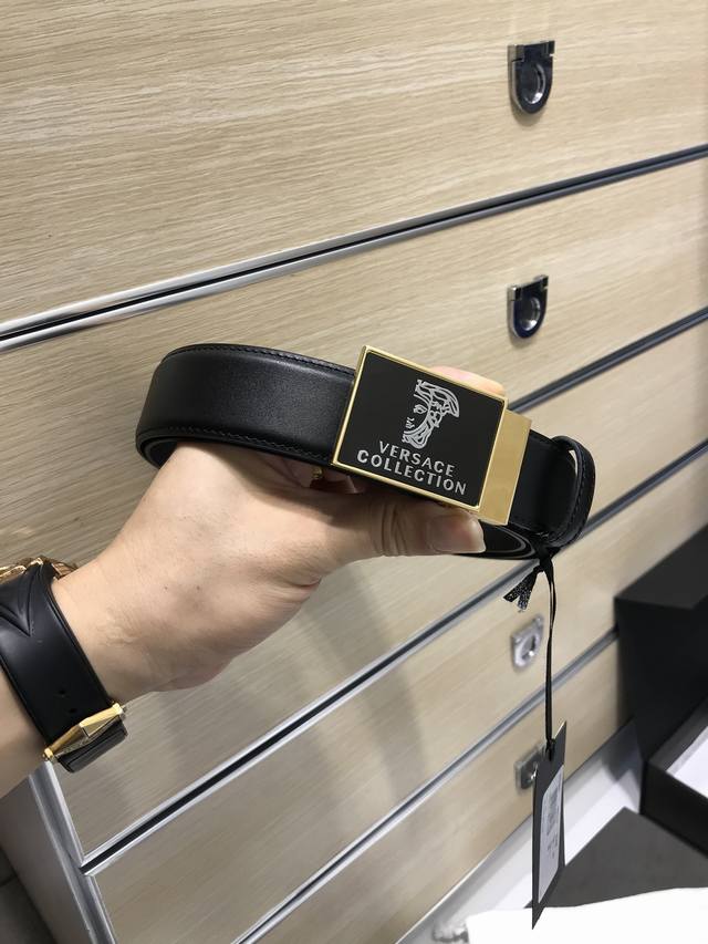 范思哲 双面意大利进口头层小牛皮，搭配真空电镀磨胶纯铜扣，经典款式，专柜有售，市场顶级品质，支持验货 配送全套专柜包装，宽度 3.5Cm