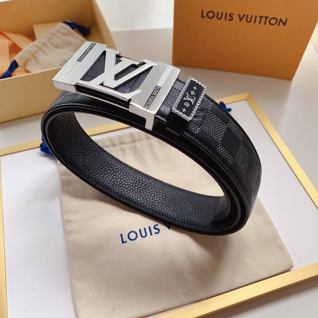 配送正版包装，代购精品专供原单货，Lv路易威登正版开模官网同步精品，高端定制专供，新款立体钢扣，双面原版压花牛皮 皮料精细带身缝制，宽3.8Cm