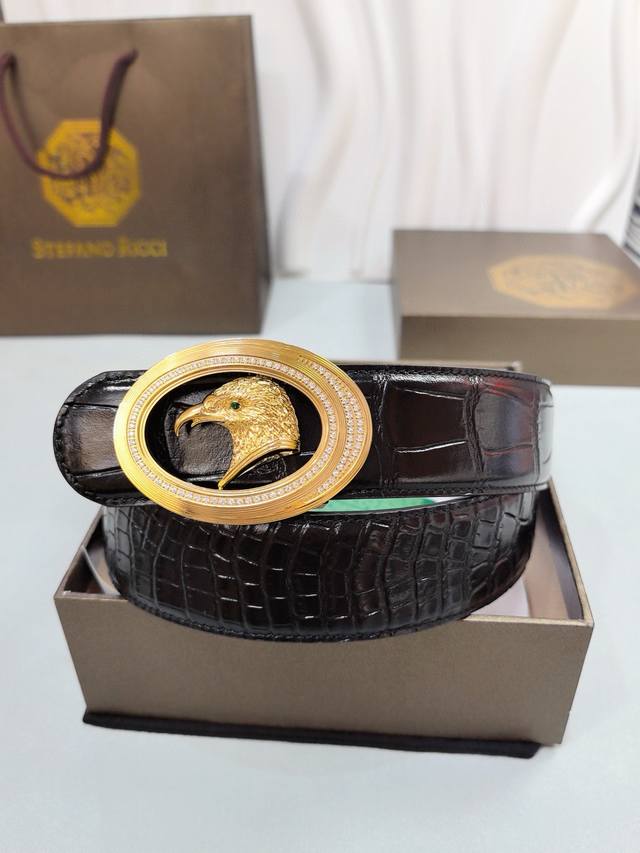 史蒂芬专柜同步新款 意大利原厂原版定制头层鳄鱼肚纹，316纯钢镶钻精品扣头 ，3.8Cm，内穿式，实物拍摄 质感看得见