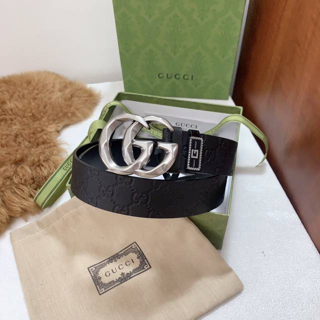 古奇正版官网同步,精品纯钢腐蚀花纹双g扣,油蜡皮压花,精细钢印logo,经典版型高档时尚 ,对版车线,宽度3.8 Cm 专柜最新版买版开模定制 古奇正版官网同步,精品纯钢腐蚀花纹双g扣,油蜡皮压花,精细钢印logo,经典版型高档时尚 ,对版车线,宽度3.8 Cm 专柜最新版买版开模定制