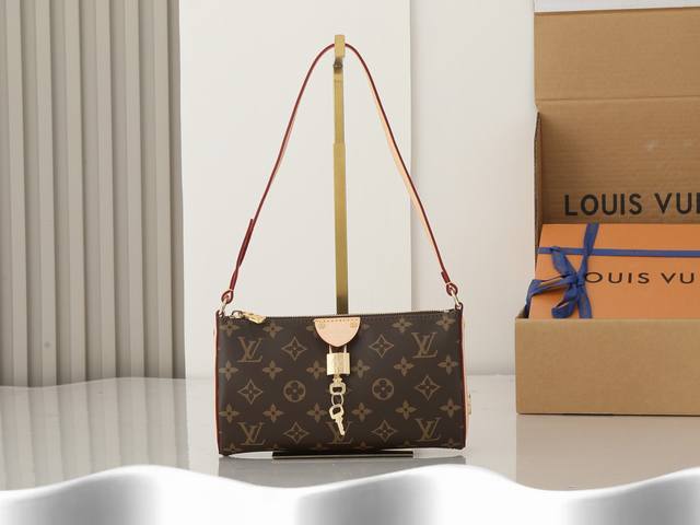 变码芯片版 顶级原单、加强版 Pochette Tirette 手袋采用 Monogram 帆布塑造慵懒廓形,以前卫之姿拉开路易威登 2024 春夏秀场序幕。皮 变码芯片版 顶级原单、加强版 Pochette Tirette 手袋采用 Monogram 帆布塑造慵懒廓形,以前卫之姿拉开路易威登 2024 春夏秀场序幕。皮