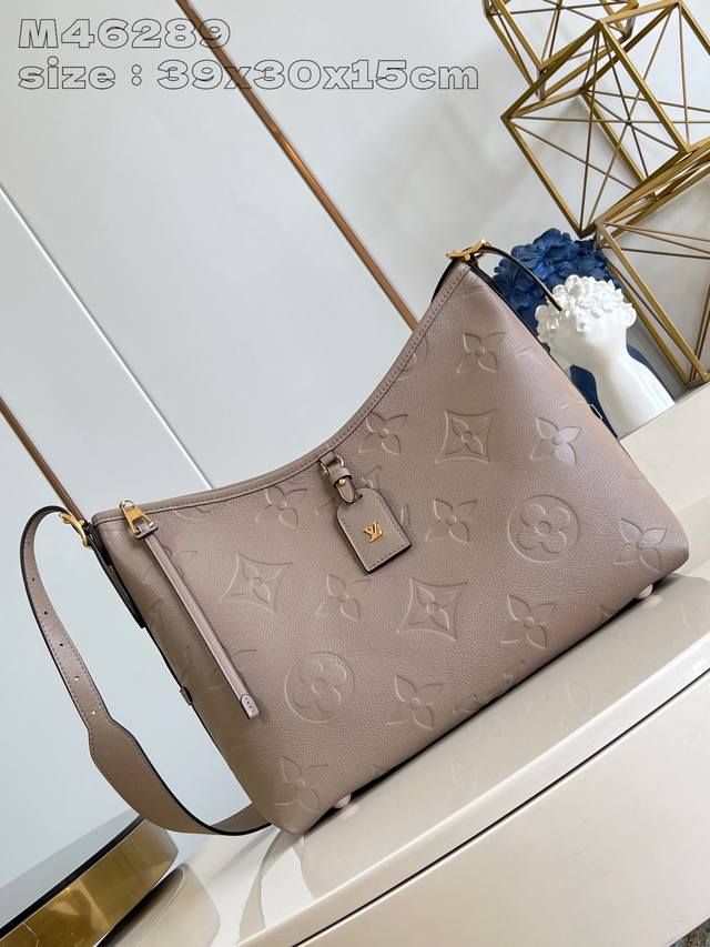 批 顶级原单 独家实拍 M46289灰压花 M46669 本款 Carryall 中号手袋取材 Monogram Empreinte 压纹皮革，以柔软质地贴合身 - 点击图像关闭