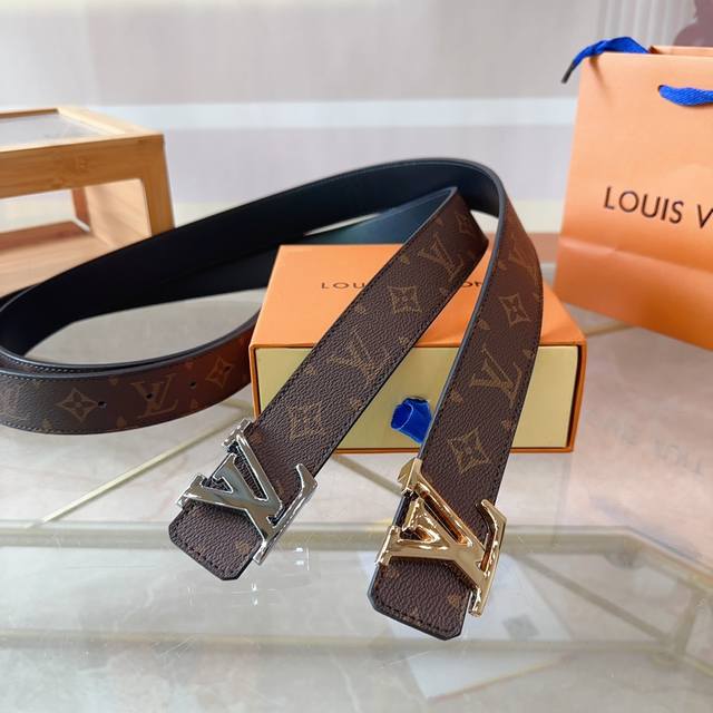 全套包装手提袋打票 Lv 腰带五金扣复古做法 设计师高级感十足 百搭神器 越看越好看 复古的凯旋门 入手好看到死!高级冷淡中又透露着恰当的诱惑感。 全套包装手提袋打票 Lv 腰带五金扣复古做法 设计师高级感十足 百搭神器 越看越好看 复古的凯旋门 入手好看到死!高级冷淡中又透露着恰当的诱惑感。