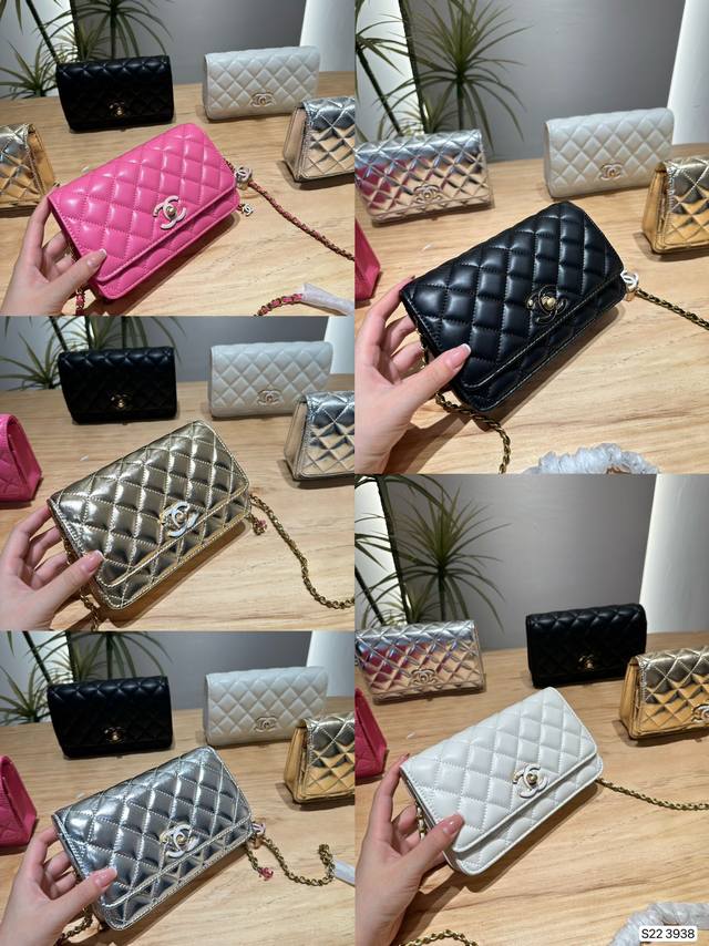 配飞机盒折叠盒子 香奈儿发财包 时髦单品双c珐琅扣发财包精致百搭哇 小巧精致中蕴含无尽魅力 尺寸:18 9 货号3938 配飞机盒折叠盒子 香奈儿发财包 时髦单品双c珐琅扣发财包精致百搭哇 小巧精致中蕴含无尽魅力 尺寸:18 9 货号3938