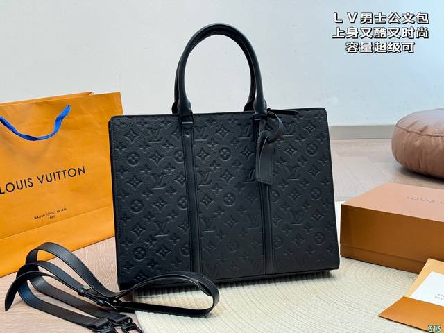 Lv男士公文包 上身又酷又时尚 容量超级可 任何风格都可轻松驾驭 尺寸38 29