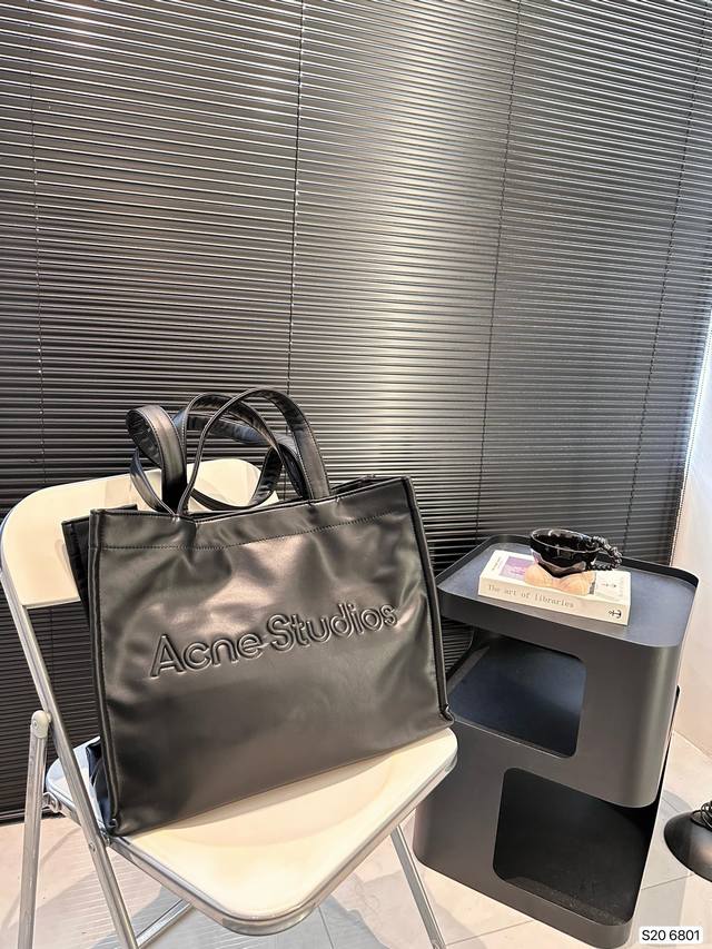 Acne Studios 新品无性别托特包