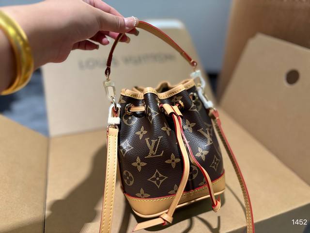 最新弹码芯片 全套包装 Size：13*16Cm L家 新款nano 水桶包 Noe 水桶包 超可爱！ 老花ydds！ 快入！快入！ 真的爱啦！因为是真的好搭！