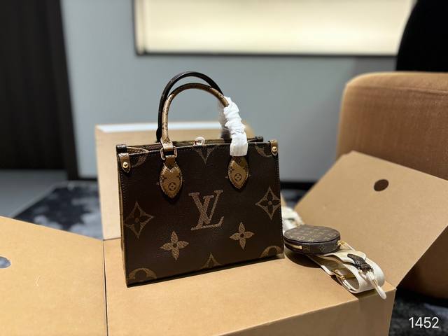 最新弹码芯片 复刻版 预计是下一个小爆款 Size：25*20Cm 万众期待的 L家 Onthego小号 终于梦想成真了 小个子姐妹看过来 这个小号托特就是你的