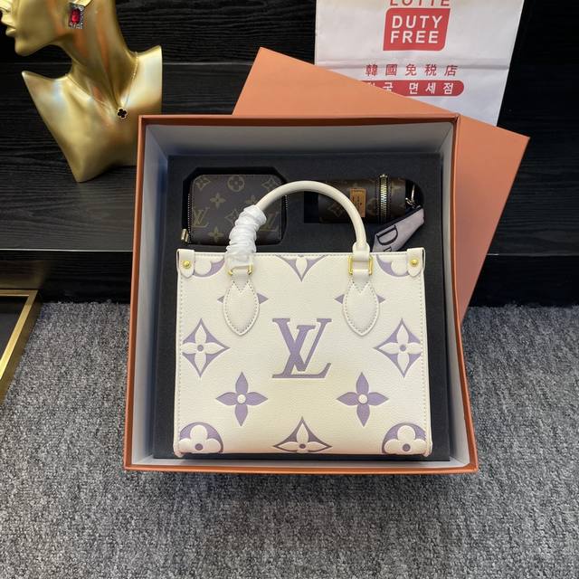 一组 Top. New 2024.高品质三件套组合 Lv Onthego浮雕压花 口红包钱包 外贸订单款