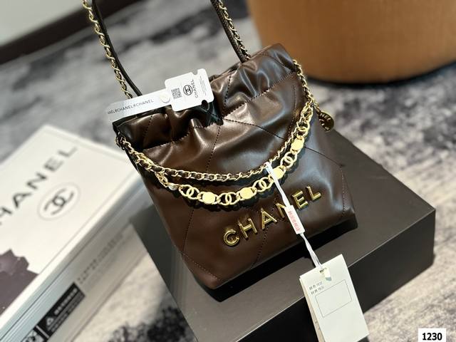 配飞机盒折叠盒子 Chanel香奈儿抽绳 小号购物袋 珍珠垃圾袋中古款链条超级美 做旧鎏金复古又时尚非常百搭 尺寸：19 22