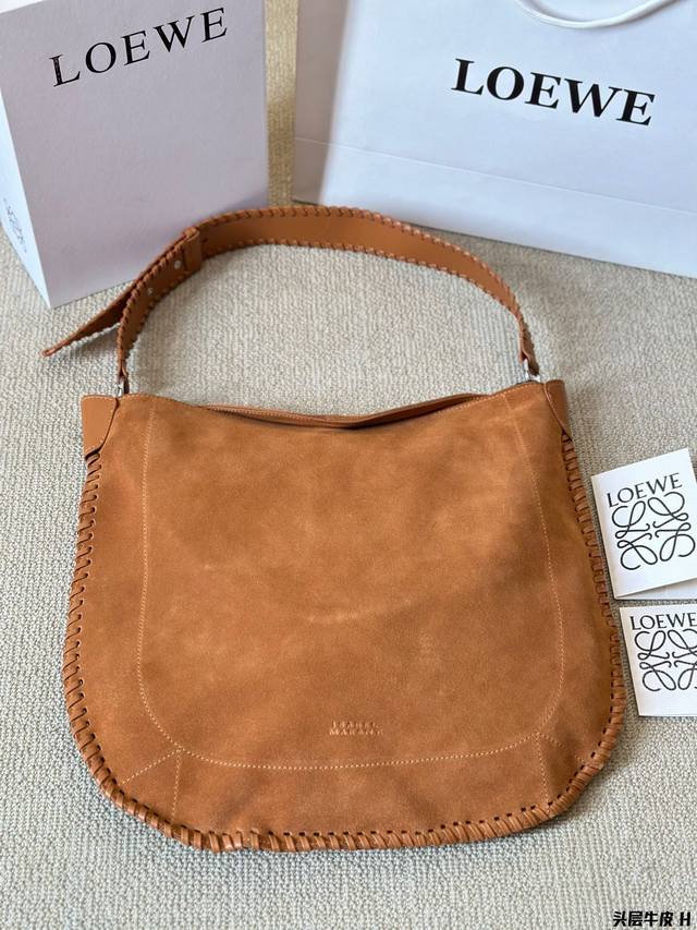 头层牛皮 Isabelmarant 新款麂皮包包颜色做的好好，有ipad的朋友有福了，宽肩带也不压肩膀 Isabel Marant 新款包包太好看啦 尺寸 40