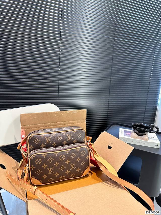 配飞机盒折叠盒子 Lv 中古 相机包 舒适与精致并存 简洁大方 却又不失小心机 轻松朾造优雅通勤穿搭 尺寸：23 18 货号40056