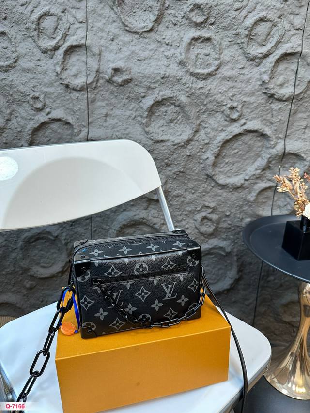 配折叠盒 Louisvuitton 路易威登 Mini Soft Trunk老花 链条盒子包小方包 男女通用斜挎包 小箱子 实物拍摄 尺寸18.12