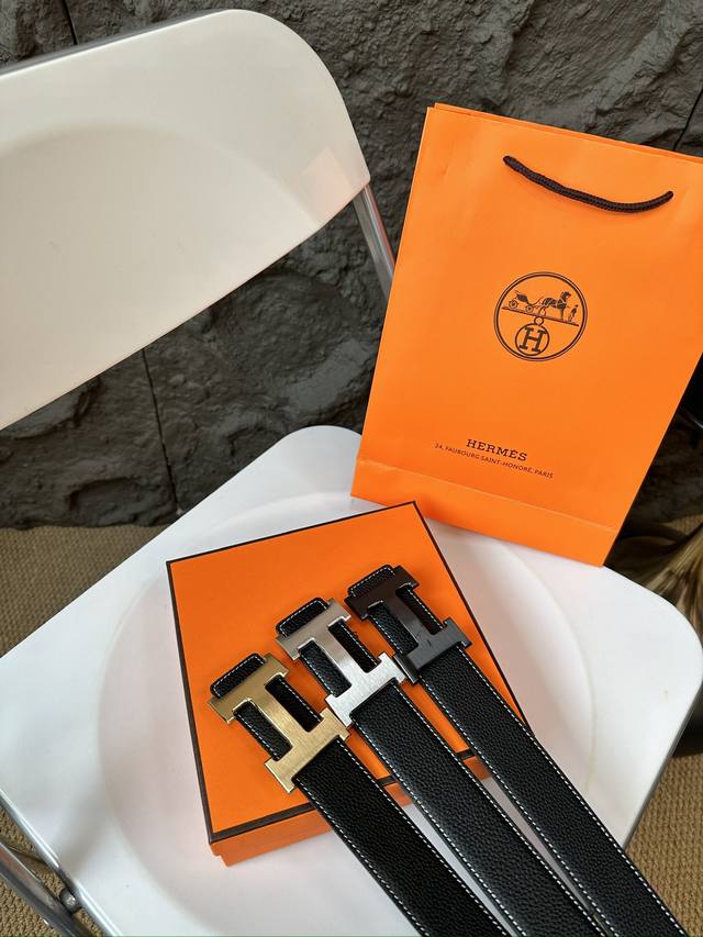 升级版 爱马仕!! 高版本!全钢头 腰带 嘿哈 原单牛皮全钢头皮带~热门款 皮带里面最火的啦~质量很好 全套包装!五金绝对不褪色 皮带头和专柜一样的哦~ 配礼盒 升级版 爱马仕!! 高版本!全钢头 腰带 嘿哈 原单牛皮全钢头皮带~热门款 皮带里面最火的啦~质量很好 全套包装!五金绝对不褪色 皮带头和专柜一样的哦~ 配礼盒