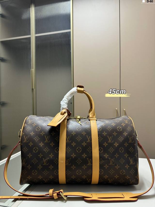 45厘米 Lv旅行包 一只帅气能装的旅行袋 经典设计大气可观男女通用款 容量超大 D-60尺寸45.21.27 45厘米 Lv旅行包 一只帅气能装的旅行袋 经典设计大气可观男女通用款 容量超大 D-60尺寸45.21.27
