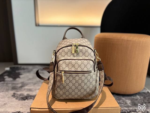 爆款双肩出货 新款 男女背都好看 作为一只合格的双肩包 一定要好看 舒适 耐造 背包比较大 远途旅行带它准没错 也是学生党的最佳选择 超级实用 再适合不过小哥哥 爆款双肩出货 新款 男女背都好看 作为一只合格的双肩包 一定要好看 舒适 耐造 背包比较大 远途旅行带它准没错 也是学生党的最佳选择 超级实用 再适合不过小哥哥