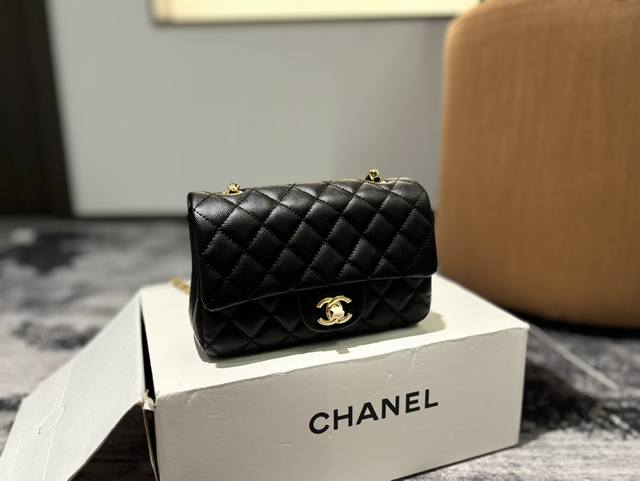 Cf 鱼子酱大mini 全套折叠盒密封包装 香奈儿 Chanel 菱格方胖子 夏季爆款 经典方胖子链条包手感超级好 原版五金 超级大牌 以华丽高贵的外形成为当下