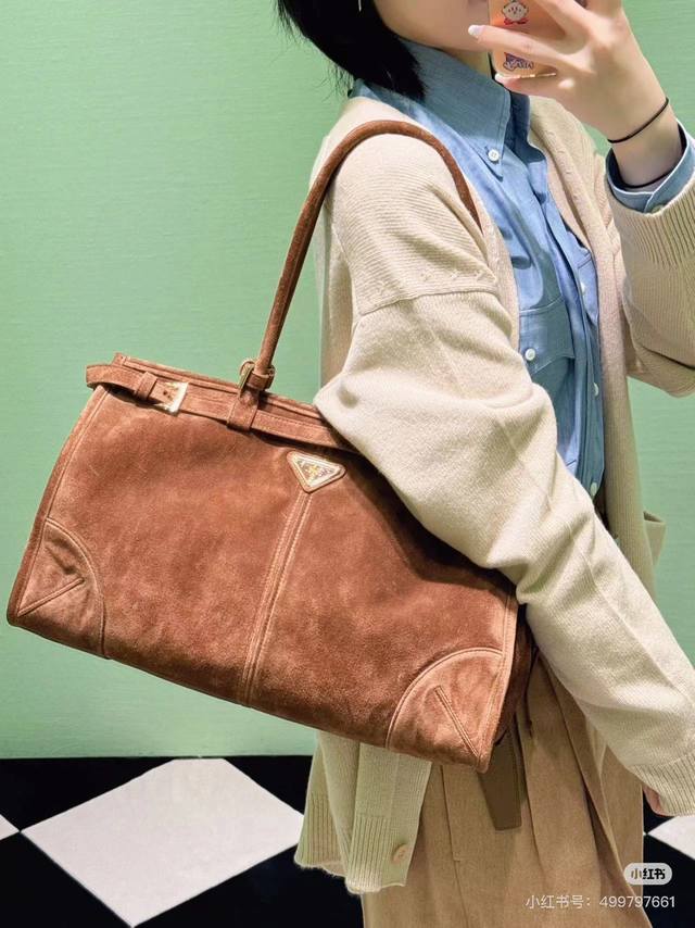 香奈儿chanel 中古鱼子酱保龄球包 尺寸30×17×10 礼盒包装