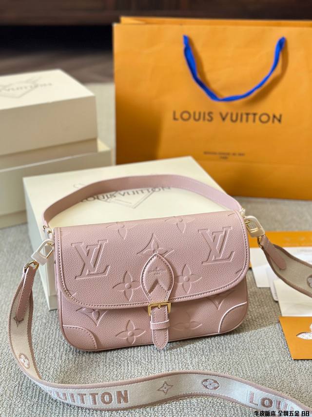 顶级原单 纯牛皮 L家 Diane牛皮腋下法棍包 全钢五金全套礼盒包装 尺寸 25 15Cm