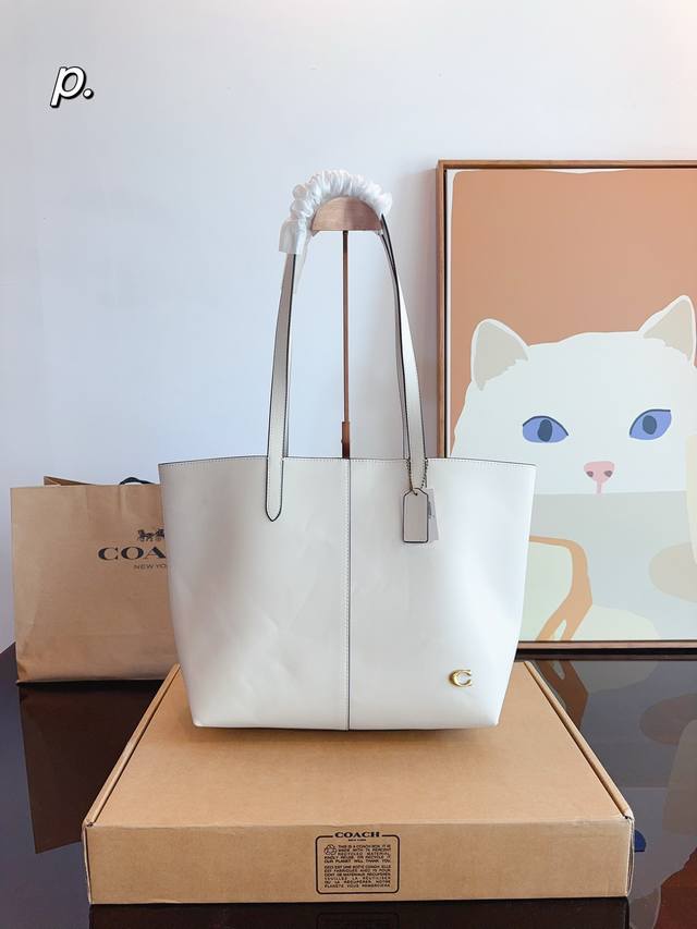 飞机礼盒. Coach 打工人专用通勤包 飞机礼盒. Coach 打工人专用通勤包