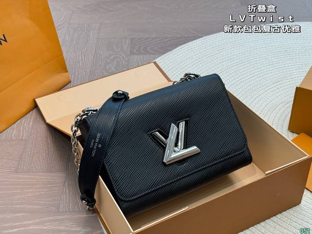 6色 折叠盒 原版五金带logo Lv Twist新款包包 复古优雅 永远的经典 正式休闲皆可 日常通勤无压力 尺寸:23 16 6色 折叠盒 原版五金带logo Lv Twist新款包包 复古优雅 永远的经典 正式休闲皆可 日常通勤无压力 尺寸:23 16