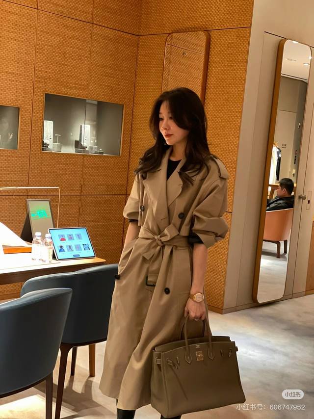 全网都在夸的始祖鸟26L双肩包 颜值比他高的没有它方便出趟门什么的双肩包还是 非常非常被需要的27*42