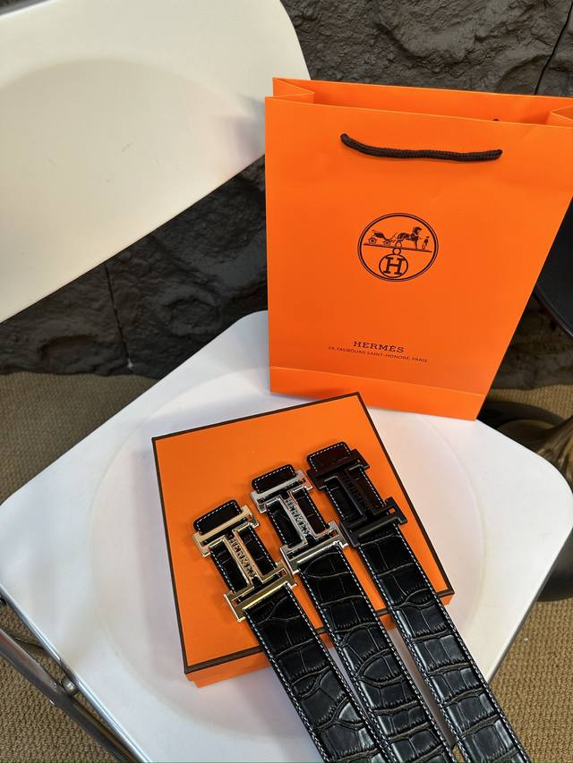 升级版 爱马仕！！ 高版本！ 腰带 嘿哈 原单牛皮皮带～热门款 皮带里面最火的啦～质量很好 全套包装！五金绝对不褪色 皮带头和专柜一样的哦～ 配礼盒手提袋发票