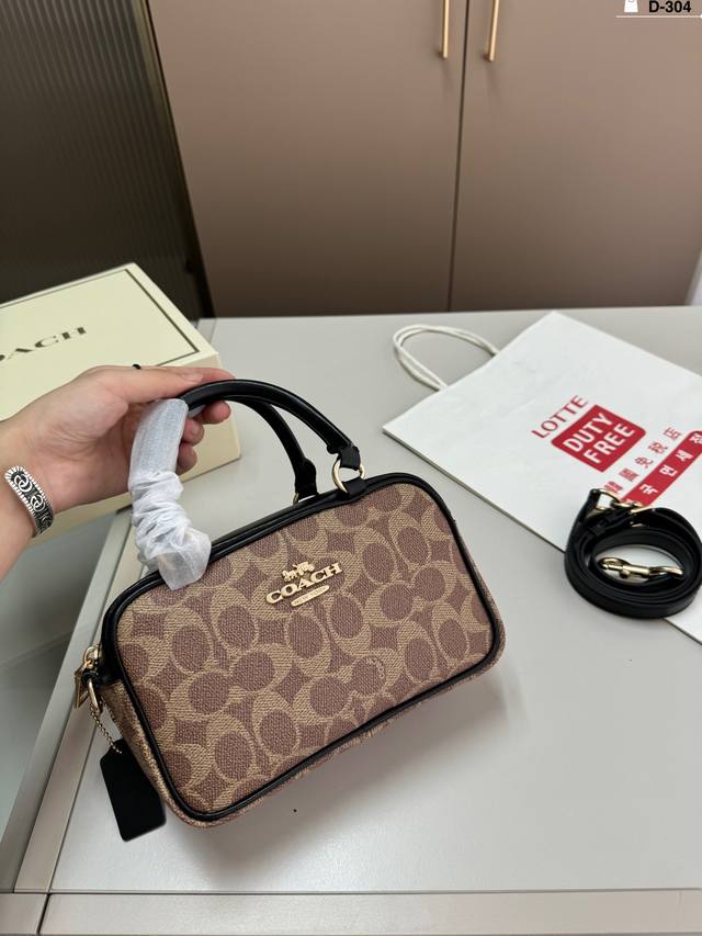 Coach手提小箱子小方盒包 新款相机包 时髦拿捏住啦 爱死了这份从容优雅 D-304尺寸19.7.16折叠盒