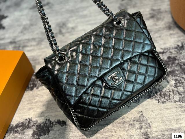 香奈儿 Chanel 新款 手提包手感超级好 原版五金 超级大牌 以华丽高贵的外形成为当下最炙手可热之作人手必备，明星热捧，精匠之作。尺寸：29.19