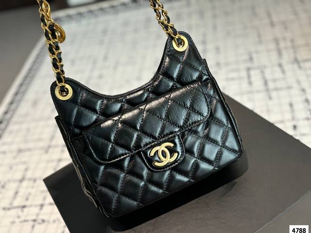 牛皮 Chanel 早春新款 金币牛角包 时装 休闲 不挑衣服 尺寸大号 19 13Cm 全套礼盒包装