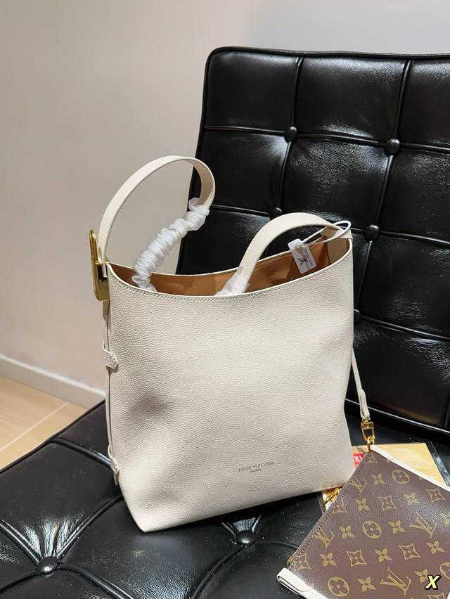 Lv路易威登 新品low-Key Hobo拼色购物袋腋下包 尺寸23×27×14 礼盒包装