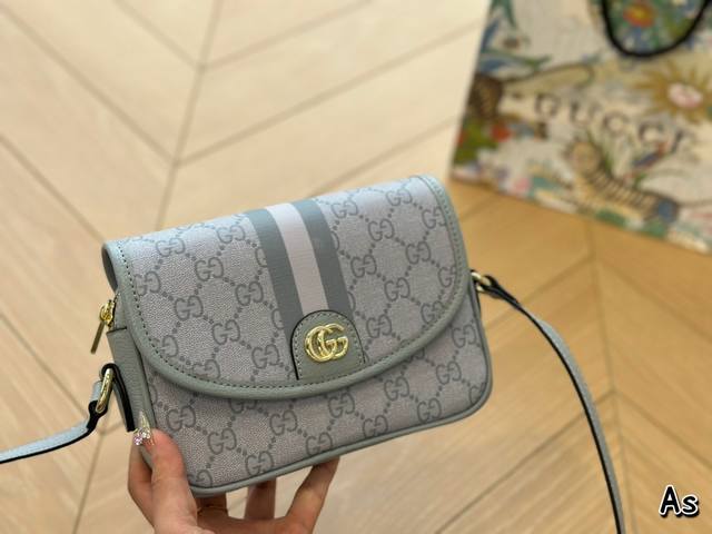 原单牛皮 折叠礼盒 Gucci 夏日甜心配色 新品 老花邮差包 单肩斜挎包刷爆某书 超级男士们，女士们，通通可以使用 大牌明星时尚达人 最爱单品 经典 真心狂推