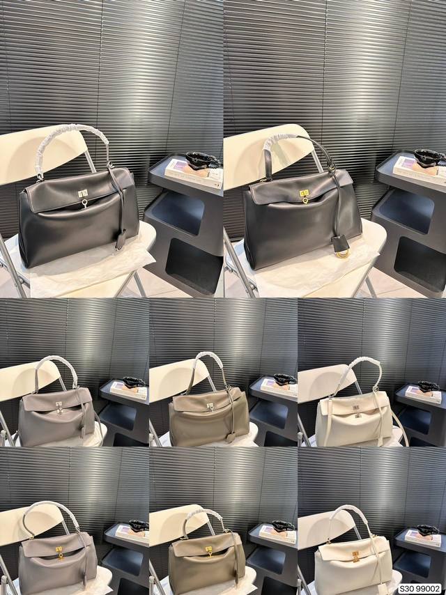 大号 配折叠盒子 巴黎世家新款rodeo大廓形包包 柔软的大廓形包包 上身慵懒感立刻get、 真的很喜欢又方便又酷的超实用大包 尺寸35 26 货号99002 大号 配折叠盒子 巴黎世家新款rodeo大廓形包包 柔软的大廓形包包 上身慵懒感立刻get、 真的很喜欢又方便又酷的超实用大包 尺寸35 26 货号99002