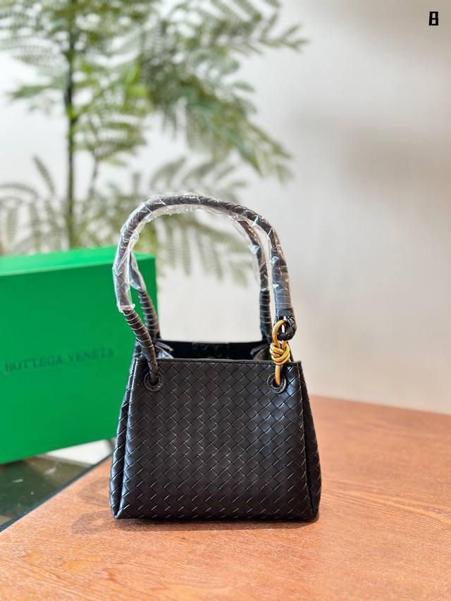 Bv 编织降落伞包包20C 配盒子 Bv 编织降落伞包包20C 配盒子