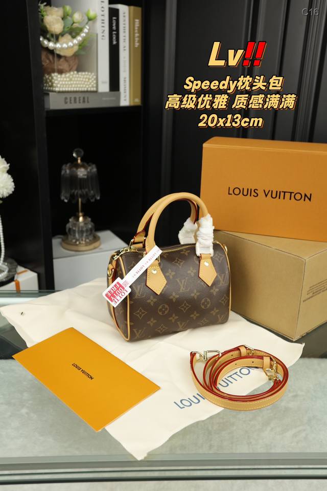 配全套礼盒 Lv Speedy枕头包 芯片牛皮 Speedynano 枕头包这款retiro 手袋以标志性 经典永恒。 优雅低调的外形设计和宽敞的包身更加入了实