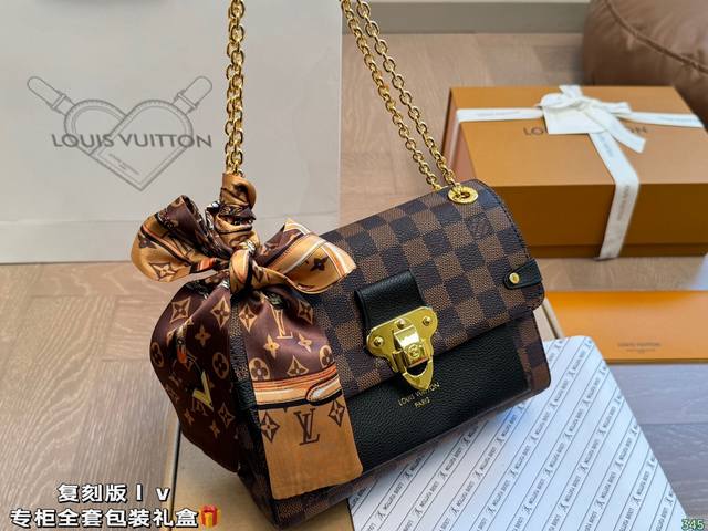 原版复刻 飞机盒 Lvvavin链条包 多种背法哦比较帅气 百搭 休闲感十足不会烂大街的那种 尺寸：小号21 14