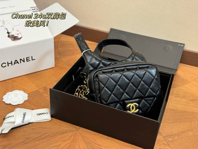 配折叠盒飞机盒 Size:19*13Cm 香奈儿 24C 双肩包 包包质感超好! 高级羊皮纹! 本季最可爱的双肩包 配折叠盒飞机盒 Size:19*13Cm 香奈儿 24C 双肩包 包包质感超好! 高级羊皮纹! 本季最可爱的双肩包