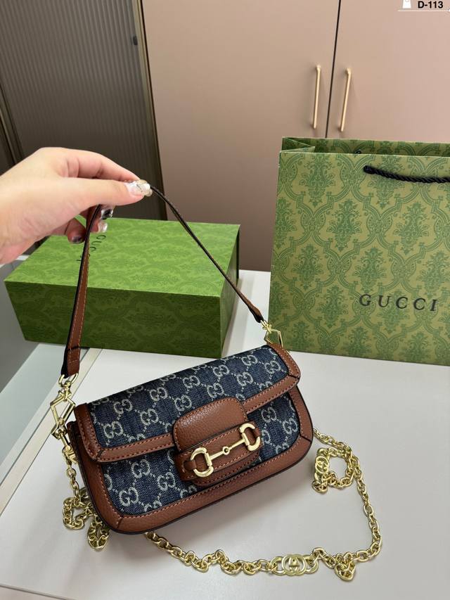 Gucci 酷奇新款1955马鞍法棍包 最火爆的马鞍包元素加上最时尚 双肩带,太有撞击感了! D-113尺寸22.5.14 折叠盒 Gucci 酷奇新款1955马鞍法棍包 最火爆的马鞍包元素加上最时尚 双肩带,太有撞击感了! D-113尺寸22.5.14 折叠盒