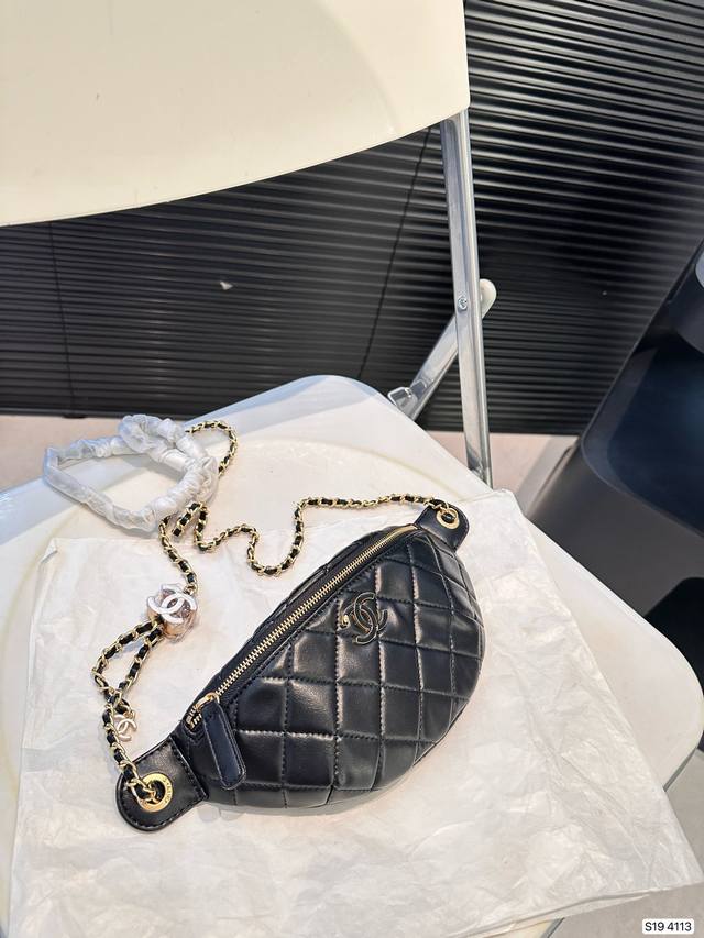 配折叠盒子 香奈儿胸包 时髦单品双c珐琅扣胸包腰包精致百搭哇 小巧精致中蕴含无尽魅力 尺寸：23 12 货号4113