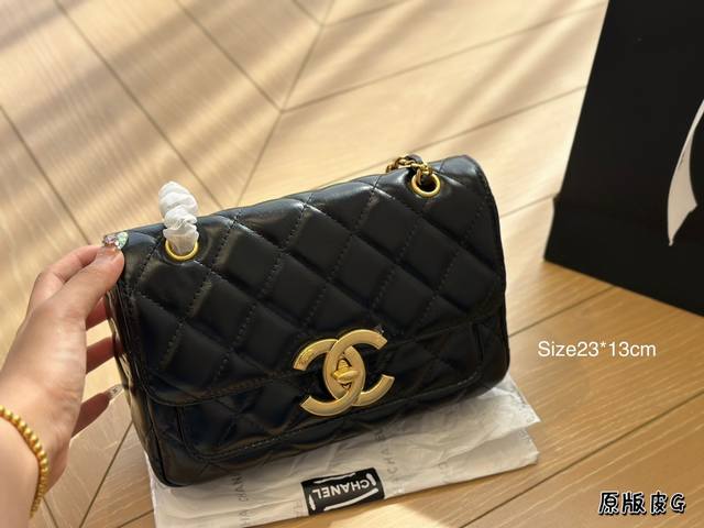 牛皮 Chanel新品 牛皮质地 时装 休闲 不挑衣服 尺寸23*13Cm