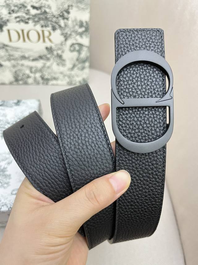 迪奥系列,高端品质牛皮,头层牛皮底皮搭配,皮版正版开模,扣头镀钯精品纯钢扣 宽度3.5Cm 高清实拍大图 迪奥系列,高端品质牛皮,头层牛皮底皮搭配,皮版正版开模,扣头镀钯精品纯钢扣 宽度3.5Cm 高清实拍大图