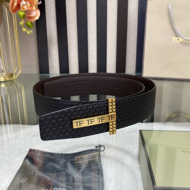 高端品质,实物拍摄 批 配全套礼盒 汤姆福特最新网红爆款双面头层牛皮配原装盒专柜同步3.8宽新款上市了,原版牛皮,搭配钢扣,优雅,大方用的方便。谢谢你转载。 高端品质,实物拍摄 批 配全套礼盒 汤姆福特最新网红爆款双面头层牛皮配原装盒专柜同步3.8宽新款上市了,原版牛皮,搭配钢扣,优雅,大方用的方便。谢谢你转载。