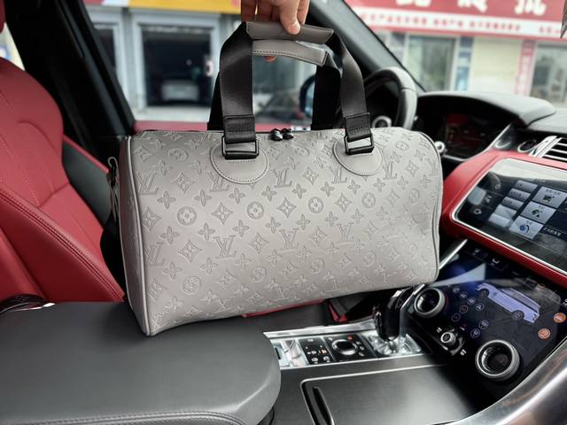 高端货 新款 “Louis Vuitton”Lv旅行袋 路易威登旅行包 Louis Vuitton Keepall Bandouliere 可拆卸可调节肩带拉链 高端货 新款 “Louis Vuitton”Lv旅行袋 路易威登旅行包 Louis Vuitton Keepall Bandouliere 可拆卸可调节肩带拉链