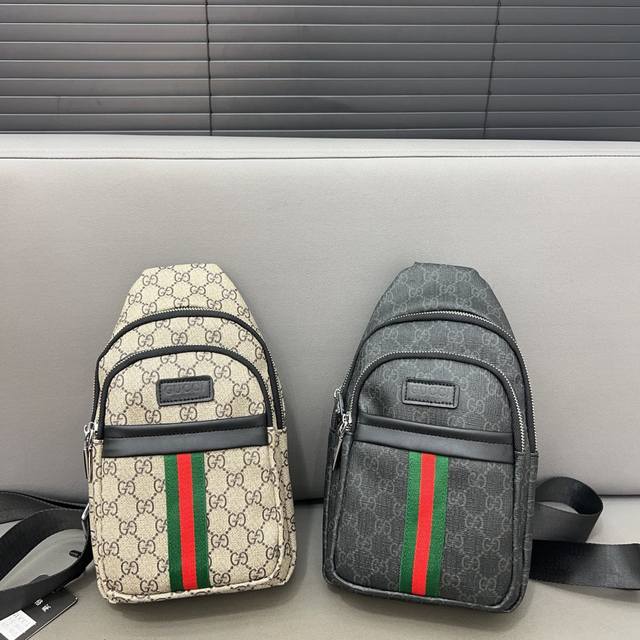 Gucci 古奇 Gg胸包 斜挎单肩包 采用精湛镶嵌细工，实物拍摄 原厂原版面料 配送防尘袋 28 X 17 Cm。