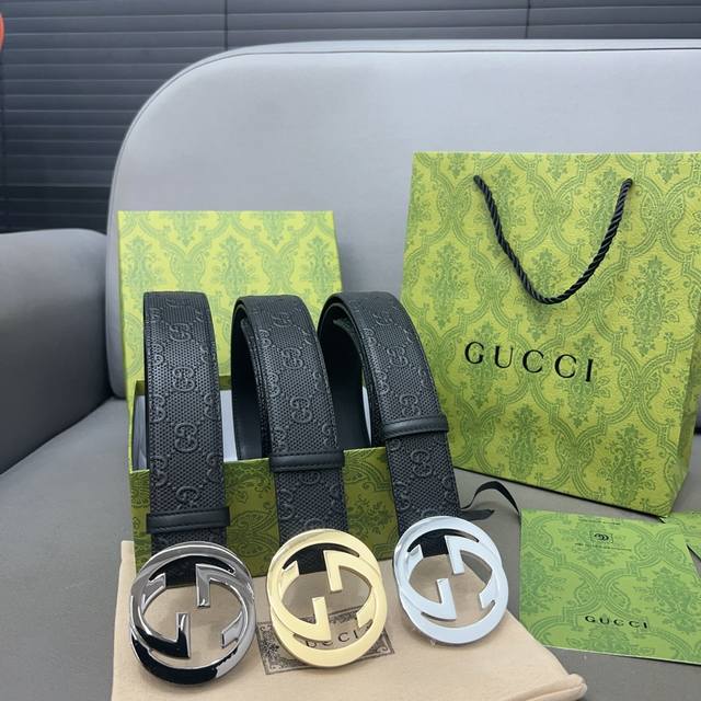 Gucci 古奇 牛皮钢扣印花扣眼腰带 男士经典款皮带 两色可选 时装搭配必备款 优质扣头 采用原厂牛皮带身 高品质全套包装 礼盒 礼袋 小票